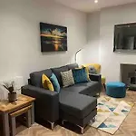Stunning Sea View 2 Bedroom Flat In Appartement Scarborough