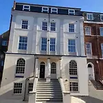 Stunning Sea View 2 Bedroom Flat In Appartement Scarborough