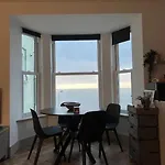Stunning Sea View 2 Bedroom Flat In Appartement *