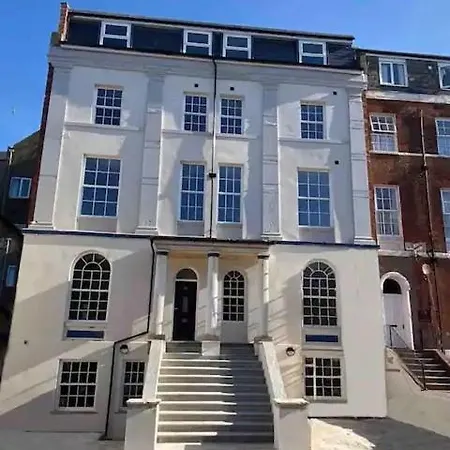 Stunning Sea View 2 Bedroom Flat In Apartment Scarborough