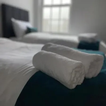 Stunning Sea View 2 Bedroom Flat In