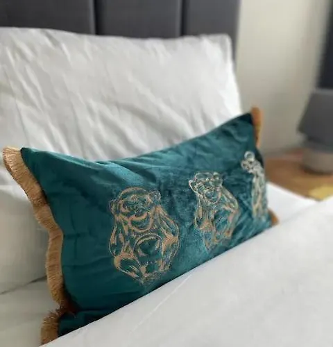 Lägenhet Stunning Sea View 2 Bedroom Flat In *