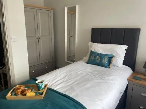 Stunning Sea View 2 Bedroom Flat In Scarborough