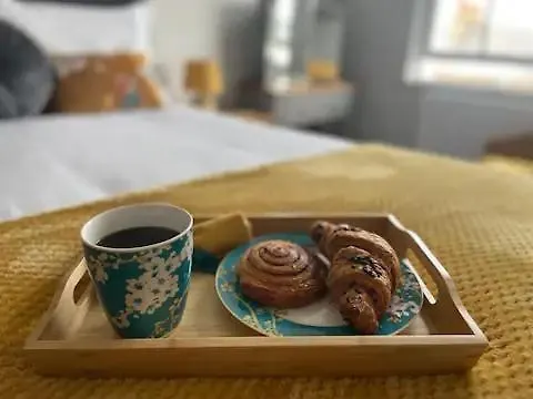 Stunning Sea View 2 Bedroom Flat In Lägenhet Scarborough