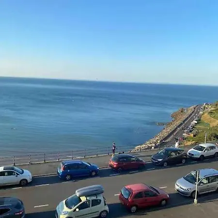 アパート Stunning Sea View 2 Bedroom Flat In