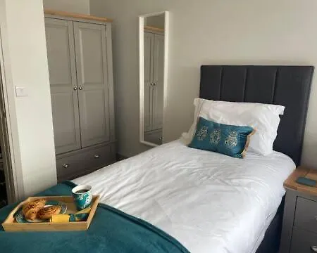 Stunning Sea View 2 Bedroom Flat In Scarborough