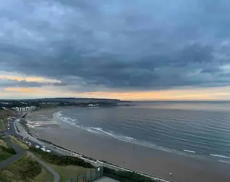 Stunning Sea View 2 Bedroom Flat In * スカーバラ