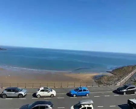 アパート Stunning Sea View 2 Bedroom Flat In スカーバラ