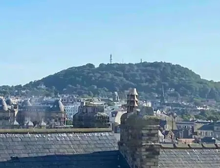 Stunning Sea View 2 Bedroom Flat In * スカーバラ